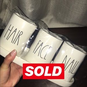 SOLD! Rae Dunn makeup Organizer